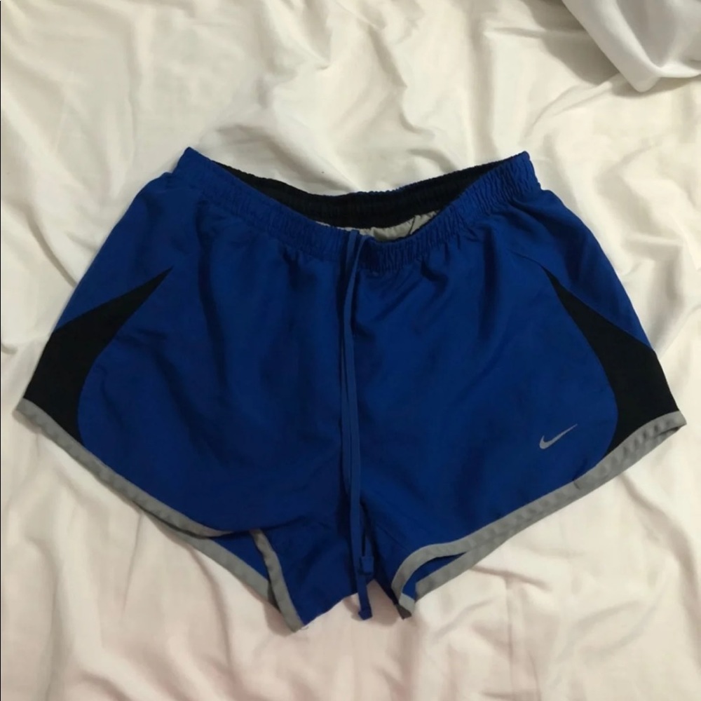 Nike shorts size small